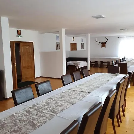 Restaurant *